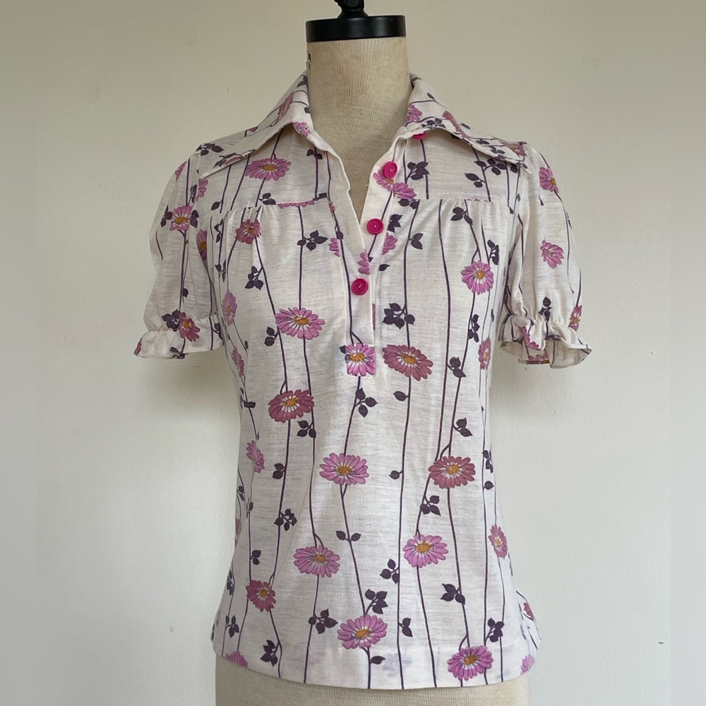 1970s floral blouse